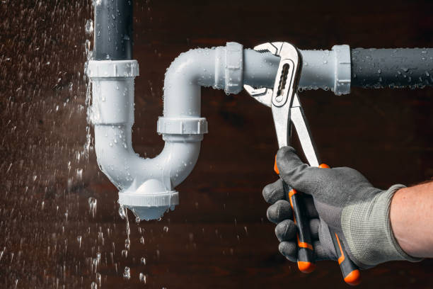 Professional Leak Detection technician working in Town Creek, AL
